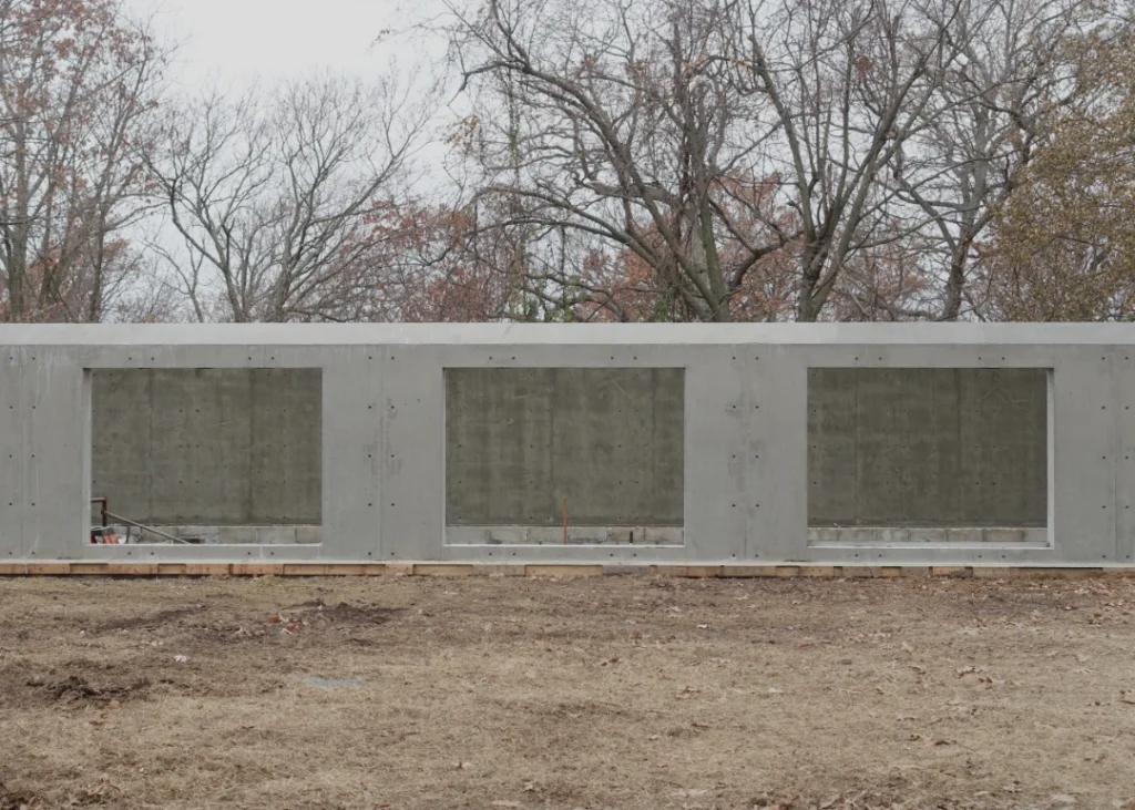 SCHORN_Studio_east concrete wall